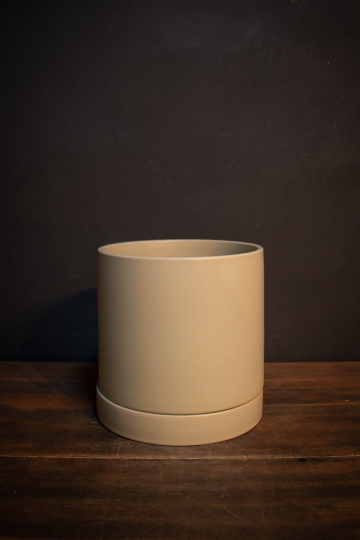 Romey Neutral Pot w/ Saucer