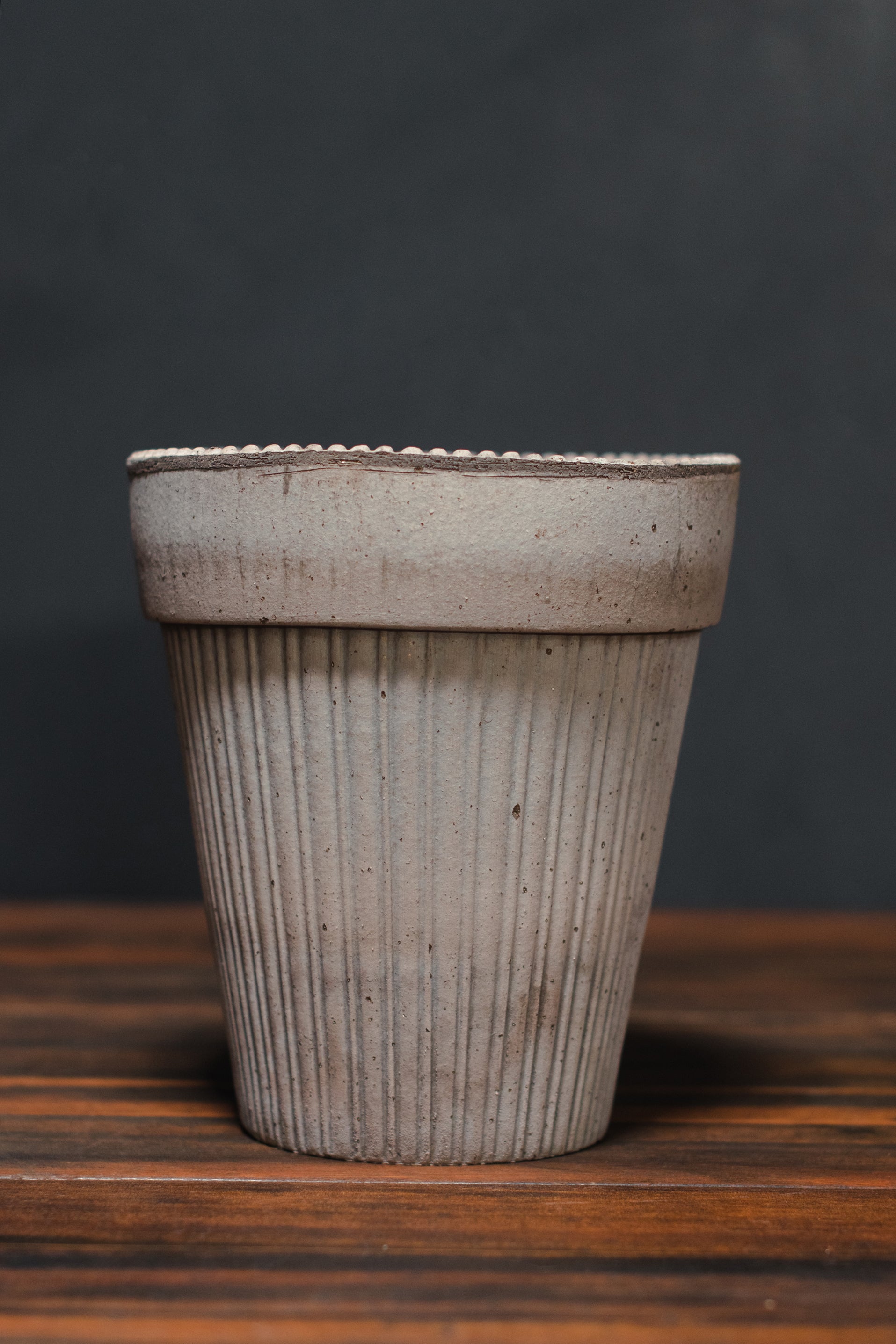 バーグスポッター　シモーナ　Simona 18 Simona Plant Pot – Parisian Charm in Clay | Bergs Potter